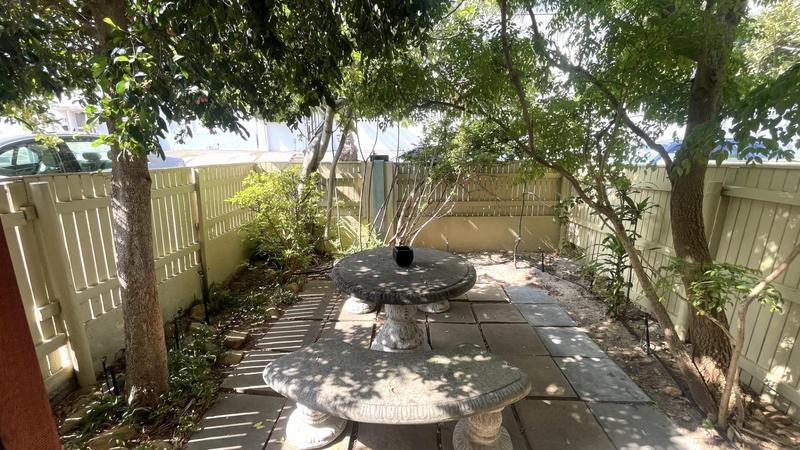 To Let 2 Bedroom Property for Rent in Vredehoek Western Cape